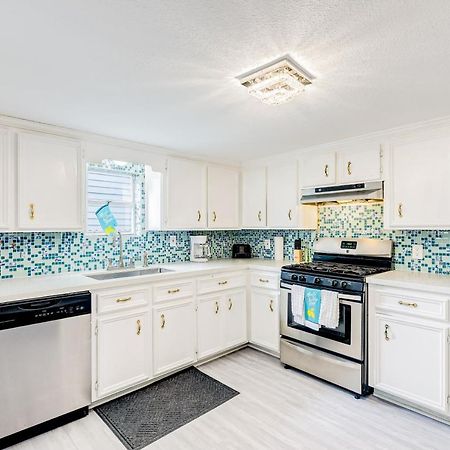 Ocean Waves Villa Galveston Exterior photo